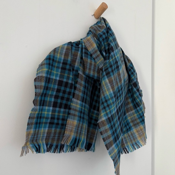 Vintage Holt Renfrew blue plaid extra fine wool shawl wrap scarf with fringe - Picture 2 of 3